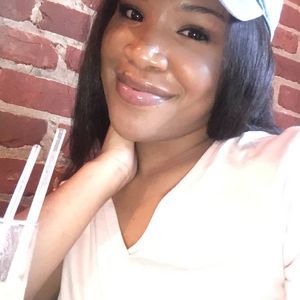 Meet your Posher, Maxine